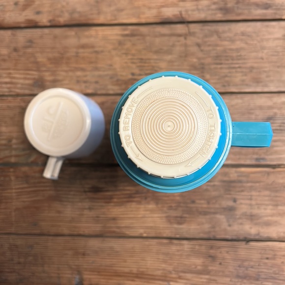 Vintage Turquoise glass lined Thermos - Picture 4 of 8